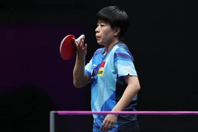 通过篮球运 通过篮球运