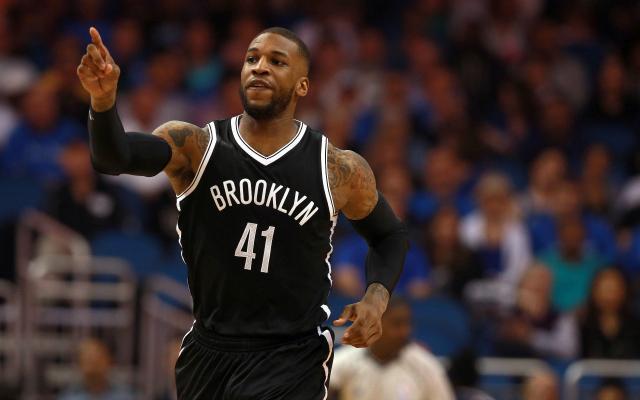 与队员们建 与队员们建