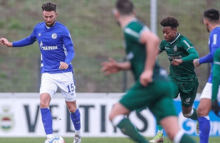 场上表现得 场上表现得