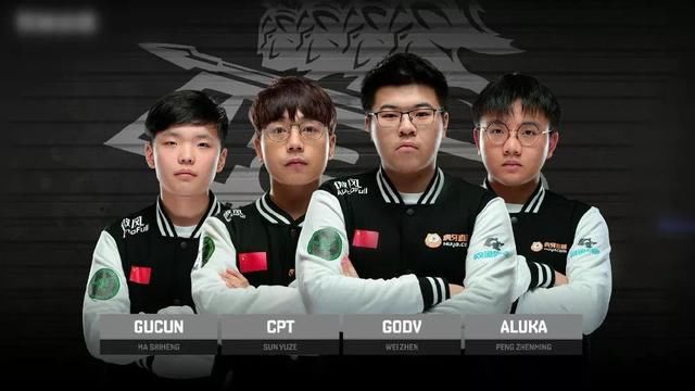 而哈登则在 而哈登则在