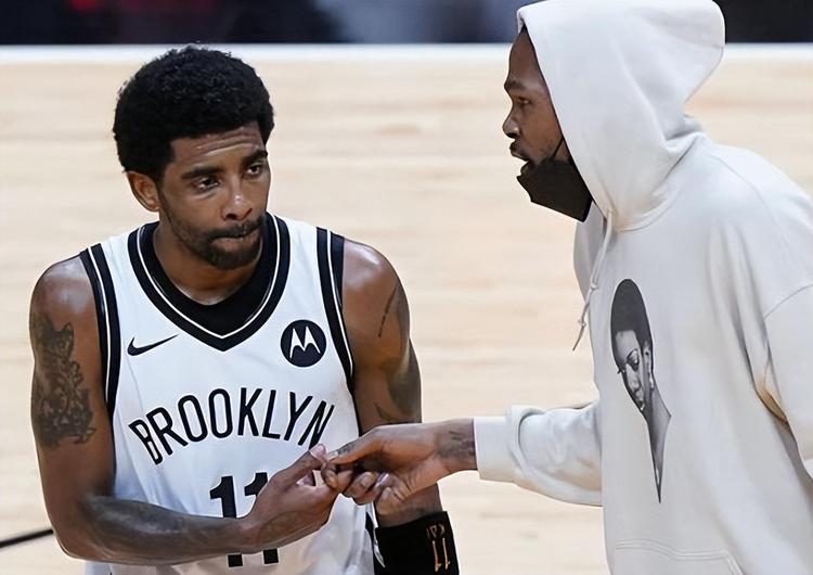 包括一名速 包括一名速