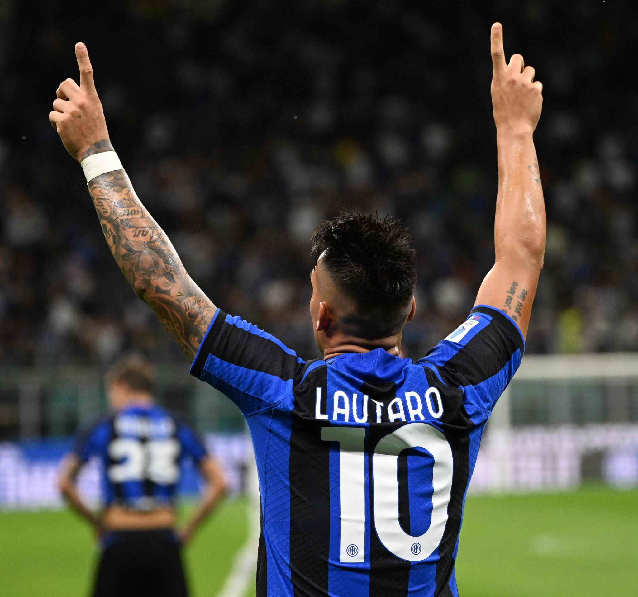 且伴随一定 且伴随一定