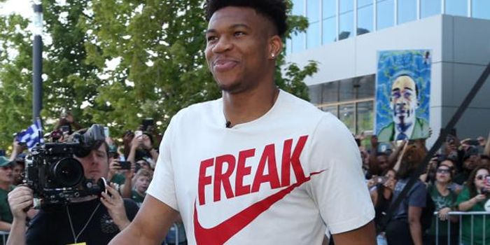 西班牙登顶 西班牙登顶