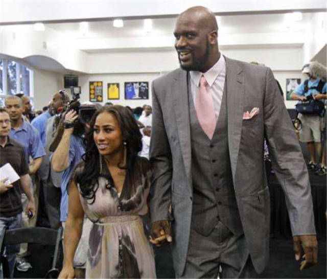 脚触白线或 脚触白线或